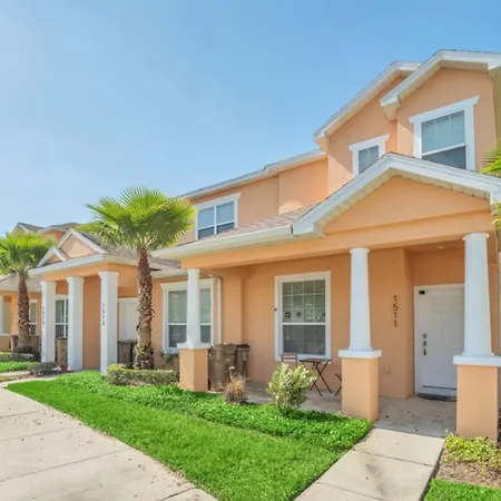 Modern Townhome With 3 Bedrooms 5506
